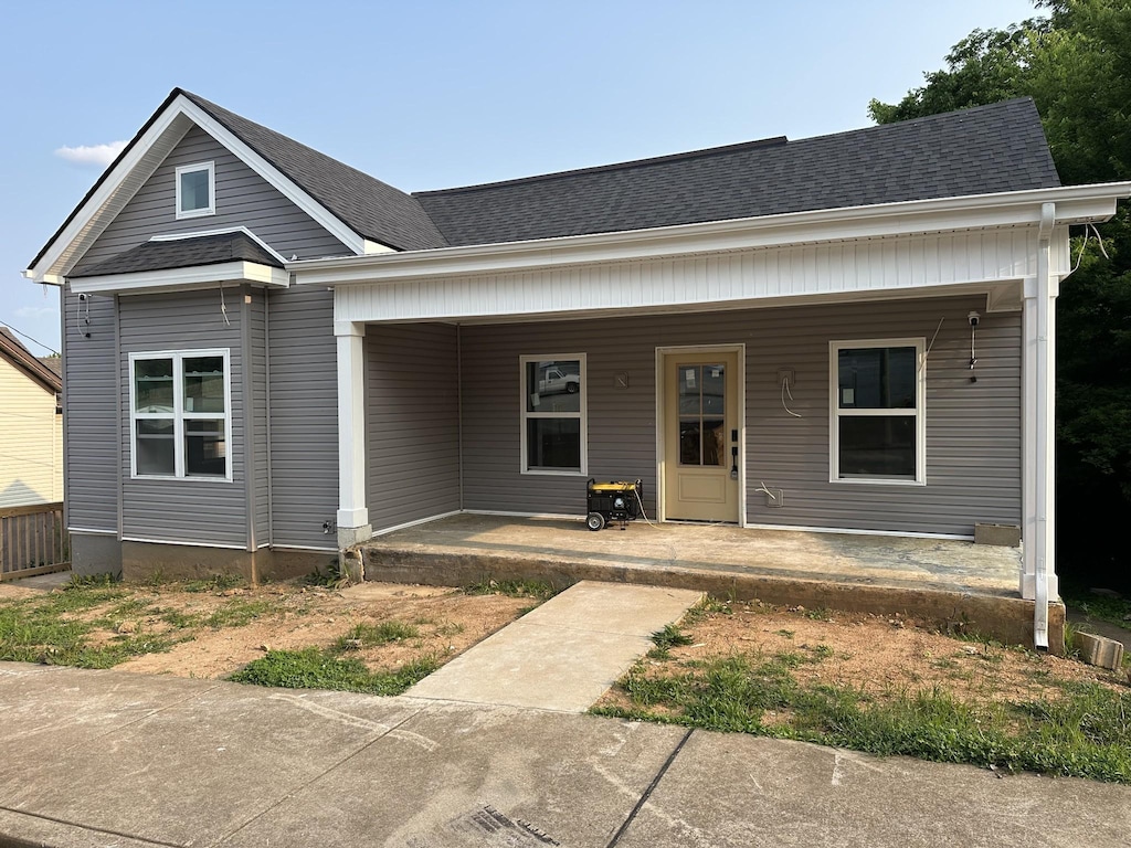 120 Union St, Clarksville, TN 37040 - view of front of home featuring a shingled roof