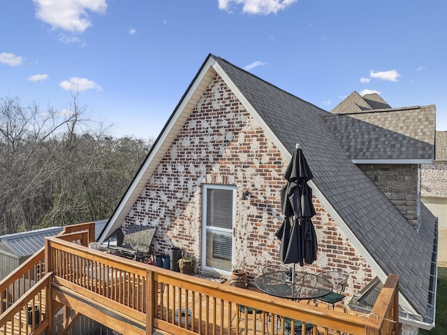 226 Hidden Harbour Dr, Mount Juliet, TN 37122 - back of property with a shingled roof and a wooden deck