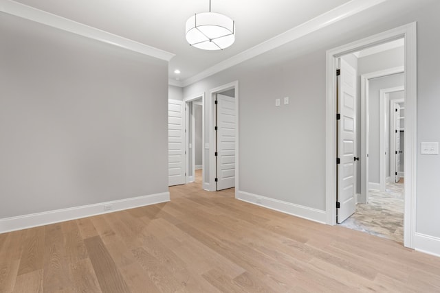 724 Bradshaw Rd, Lebanon, TN 37087 - empty room with crown molding, light wood-type flooring, baseboards, and recessed lighting