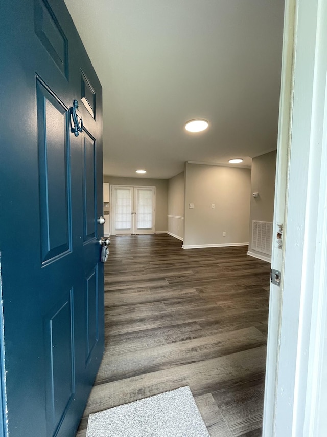 1004 E Railroad St, Waverly, TN 37185 - foyer featuring dark wood finished floors, baseboards, and recessed lighting