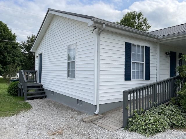 1004 E Railroad St, Waverly, TN 37185 - view of side of home featuring crawl space