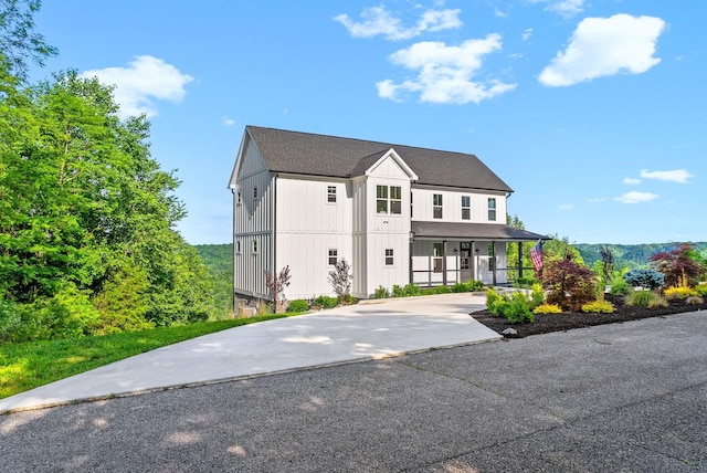 179 Deer Path Ct, Smithville, TN 37166 - modern inspired farmhouse featuring a porch and driveway