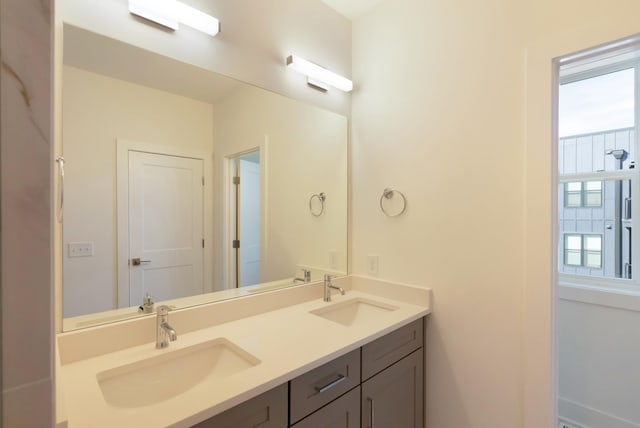 621 Live Life Ln, Nashville, TN 37207 - full bath featuring double vanity