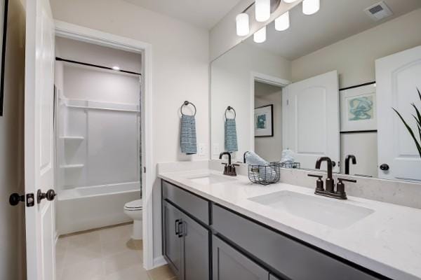 280 Subban Ct, Lebanon, TN 37087 - full bath featuring double vanity, toilet, and bathing tub / shower combination