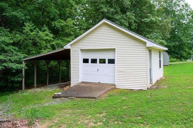 115 Pin Oaks Ln, Hohenwald, TN 38462 - garage featuring a detached garage