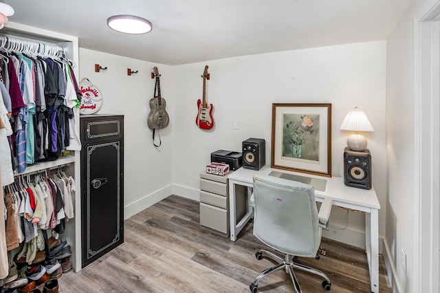 349 Dawn Dr, Cedar Hill, TN 37032 - office space with light wood finished floors and baseboards