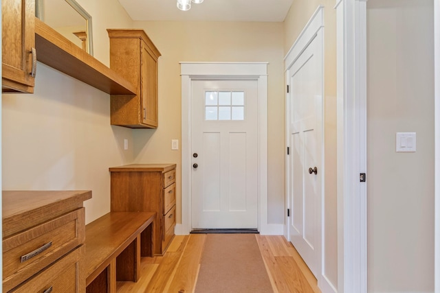 2825 Oregon Rd, Milton, TN 37118 - mudroom featuring light wood finished floors and baseboards