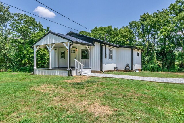 325 Francis Rd, Decherd, TN 37324 - view of front of home featuring a porch and a front yard