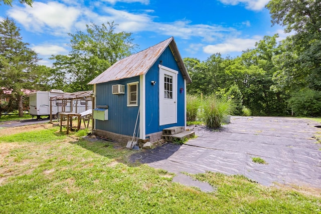 379 Gunson Ridge Rd, Cumberland City, TN 37050 - view of outbuilding featuring entry steps