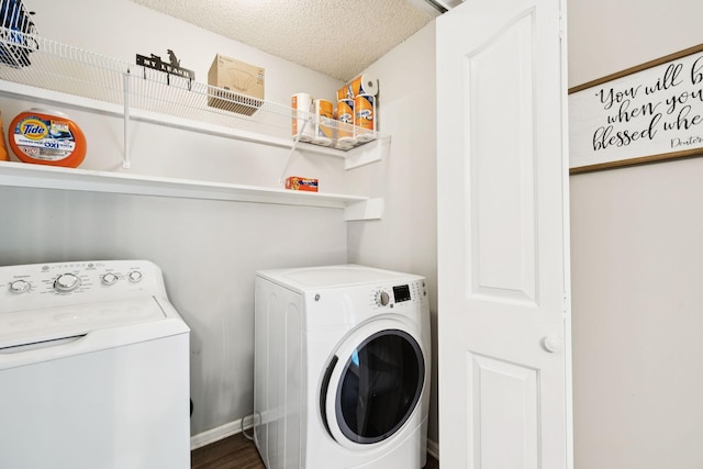 2118 Winthorne Ln, Murfreesboro, TN 37129 - laundry room with independent washer and dryer and a textured ceiling