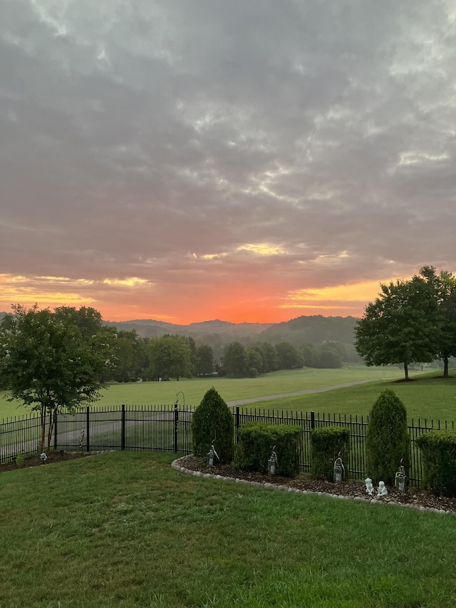 140 W Twelve Stones Xing, Goodlettsville, TN 37072 - view of yard at dusk