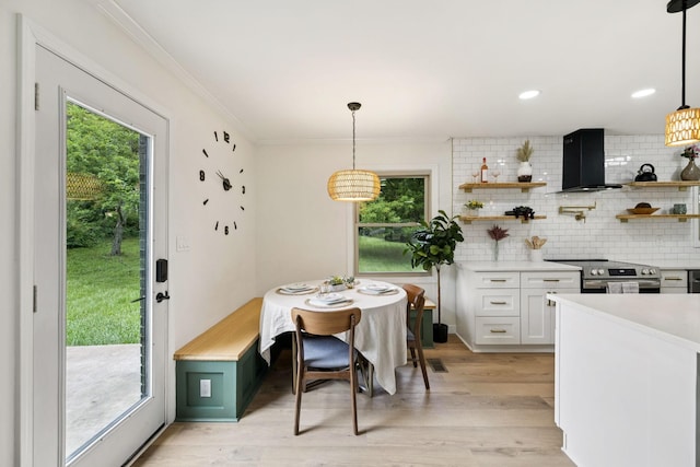 170 Old Carters Creek Pike, Franklin, TN 37064 - dining area with crown molding, plenty of natural light, and light wood-style flooring