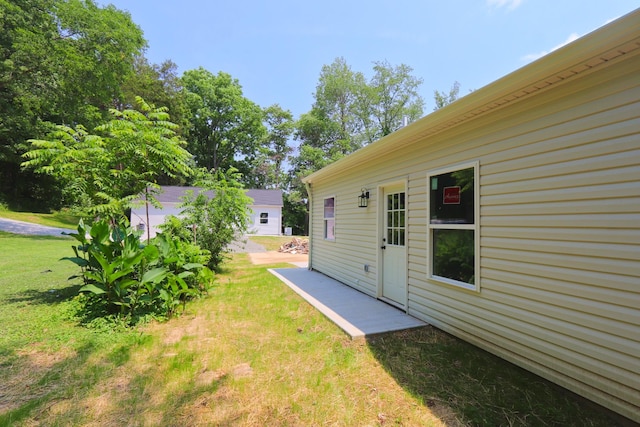 174 Dale St, Red Boiling Springs, TN 37150 - view of grassy yard