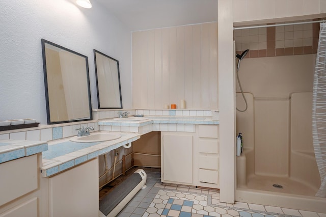 1791 Deer Creek Rd, Linden, TN 37096 - full bath featuring a shower and tile patterned flooring