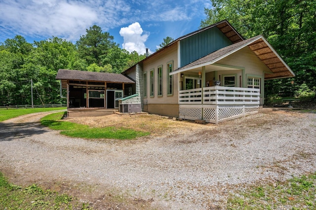 1791 Deer Creek Rd, Linden, TN 37096 - view of front of property with gravel driveway and an outdoor structure