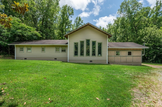 1791 Deer Creek Rd, Linden, TN 37096 - back of house featuring crawl space and a lawn