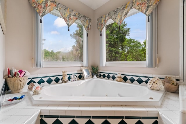 5544 S New Hope Rd, Hermitage, TN 37076 - bathroom featuring a whirlpool tub
