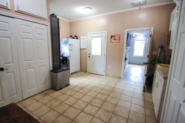 1375 Roberts Matthews Hwy, Sparta, TN 38583 - entryway with crown molding and light tile patterned floors