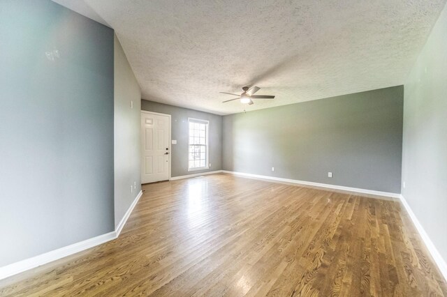 177 Hedgeway Ct, Gallatin, TN 37066 - spare room with ceiling fan, wood finished floors, a textured ceiling, and baseboards