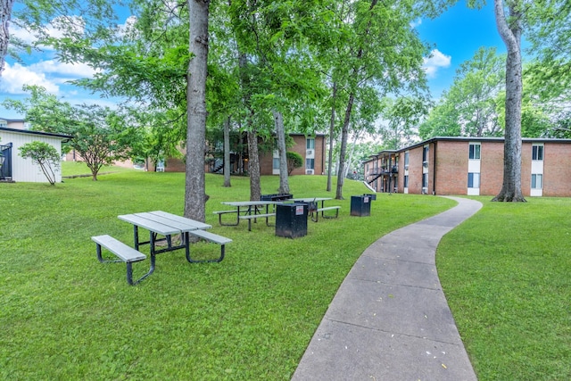 2601 Hillsboro Pike Unit E6, Nashville, TN 37212 - view of property's community featuring a yard