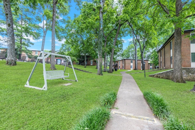 2601 Hillsboro Pike Unit E6, Nashville, TN 37212 - surrounding community featuring a lawn