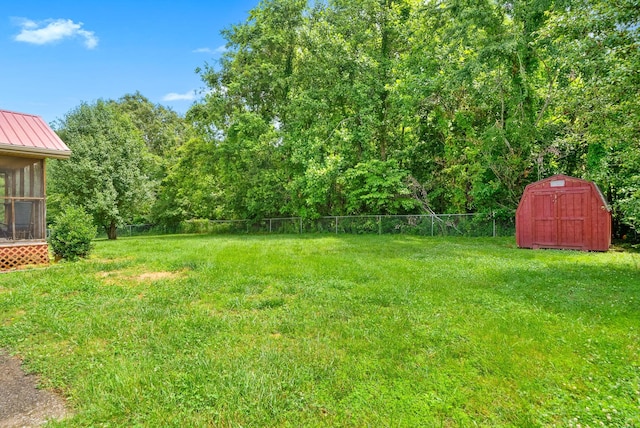 332 Meadowbrook Dr, Cadiz, KY 42211 - view of yard featuring a sunroom