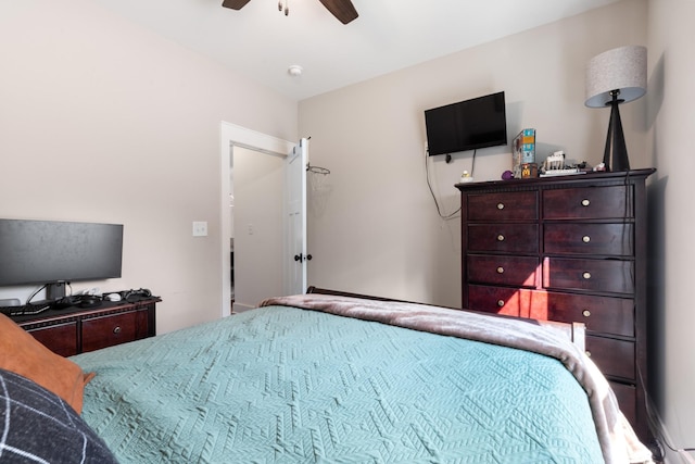 5660 Bold Springs Rd, Mc Ewen, TN 37101 - bedroom with a ceiling fan