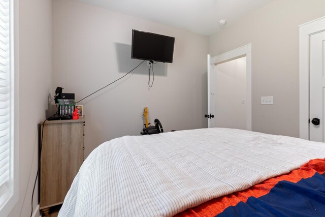 5660 Bold Springs Rd, Mc Ewen, TN 37101 - view of bedroom