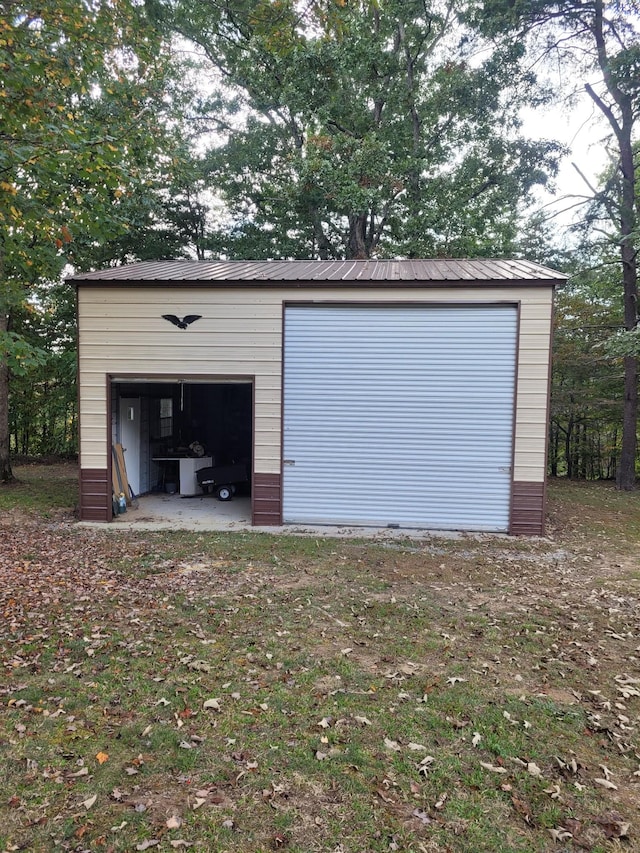 81 Pine Tree Cir, Crossville, TN 38571 - view of detached garage