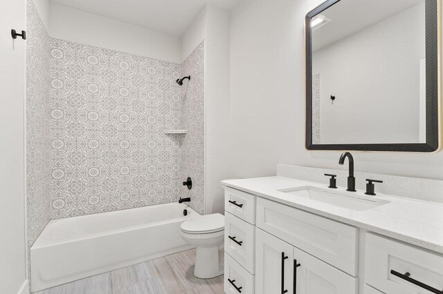 363 S Walnut Ave, Cookeville, TN 38501 - bathroom with vanity, toilet, and shower / bathtub combination