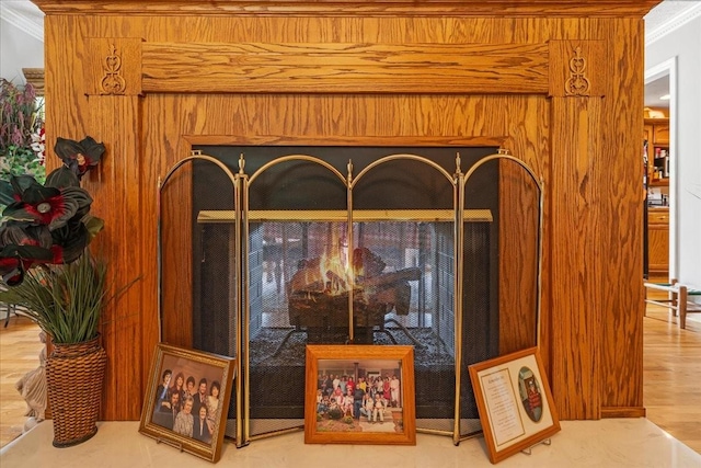 431 Jack Thomas Dr, Manchester, TN 37355 - detailed view of ornamental molding and wooden walls