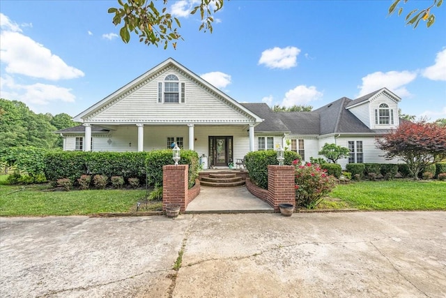 431 Jack Thomas Dr, Manchester, TN 37355 - view of front of home featuring a front lawn and a porch
