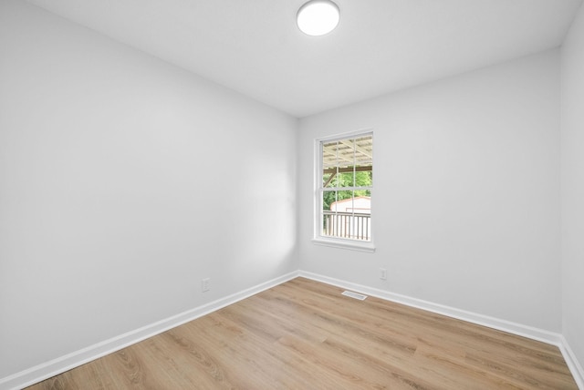 171 Stephanie Dr, Clarksville, TN 37042 - spare room with baseboards and light wood-style flooring