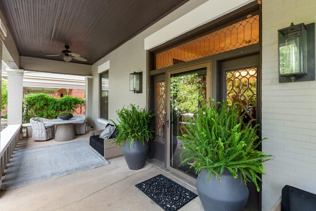 902 School St, Columbia, TN 38401 - entrance to property featuring a ceiling fan, a porch, and brick siding