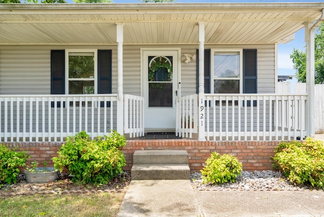 1921 Timberline Cir, Oak Grove, KY 42262 - entrance to property with covered porch