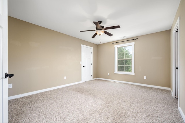 3456 Red Oak Trl, Murfreesboro, TN 37130 - unfurnished room with carpet, baseboards, and a ceiling fan
