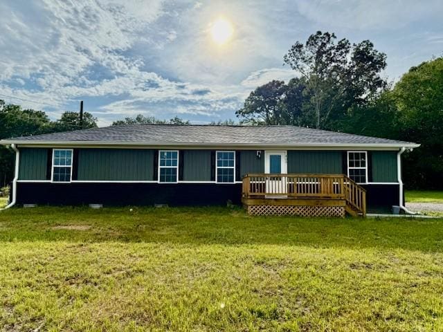 406 New Rock Creek Rd, Tullahoma, TN 37388 - view of front facade featuring a deck and a front yard