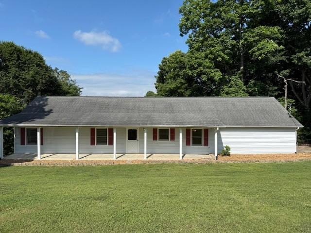 366 Huffman Park Rd, Lynchburg, TN 37352 - ranch-style house with covered porch and a front yard