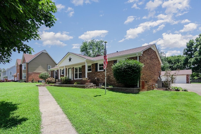 930 Rossview Rd, Clarksville, TN 37043 - ranch-style home with brick siding and a front yard
