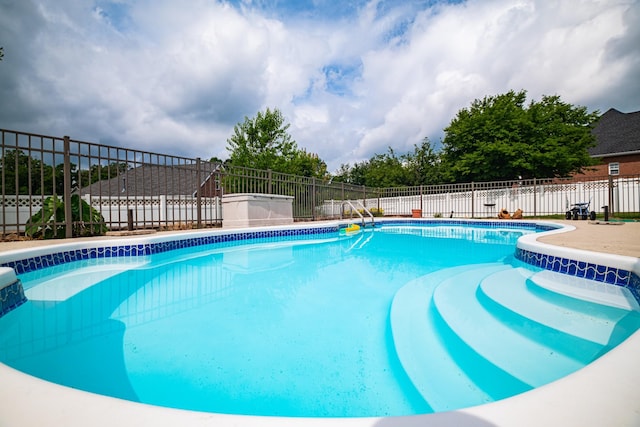 107 Hunters Ct, Tullahoma, TN 37388 - view of swimming pool featuring a fenced backyard