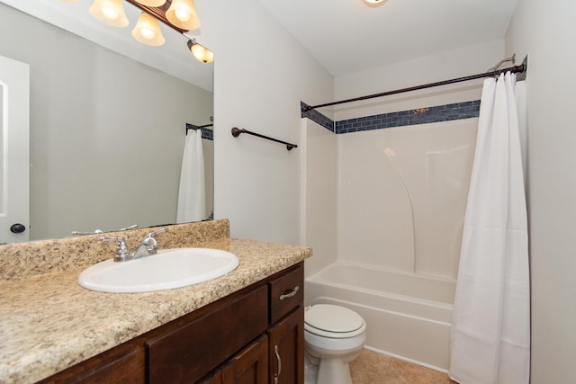 552 Magnolia Dr, Clarksville, TN 37042 - full bath featuring vanity, shower / bath combination with curtain, toilet, and tile patterned flooring