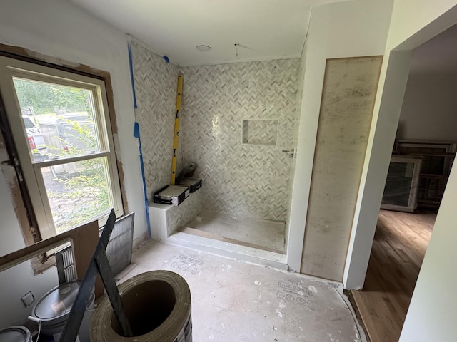 662 Happy Hollow Rd, Goodlettsville, TN 37072 - bathroom with tiled shower