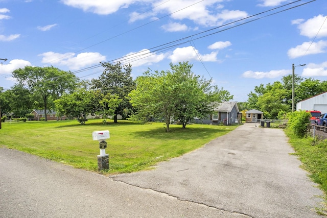225 Nelson Dr, La Vergne, TN 37086 - view of front of home featuring asphalt driveway