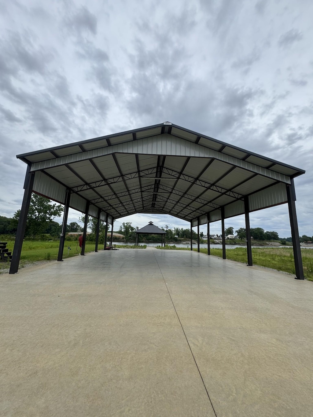 4540 Cravens Rd, Savannah, TN 38372