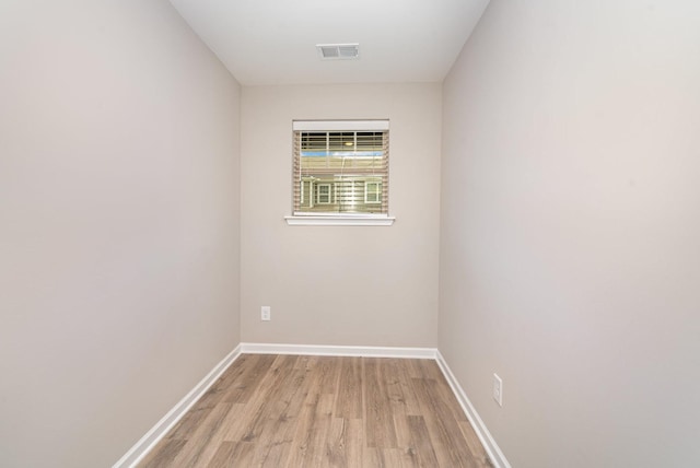 142 Rising Pvt Ln, Gallatin, TN 37066 - spare room with light wood-style flooring and baseboards
