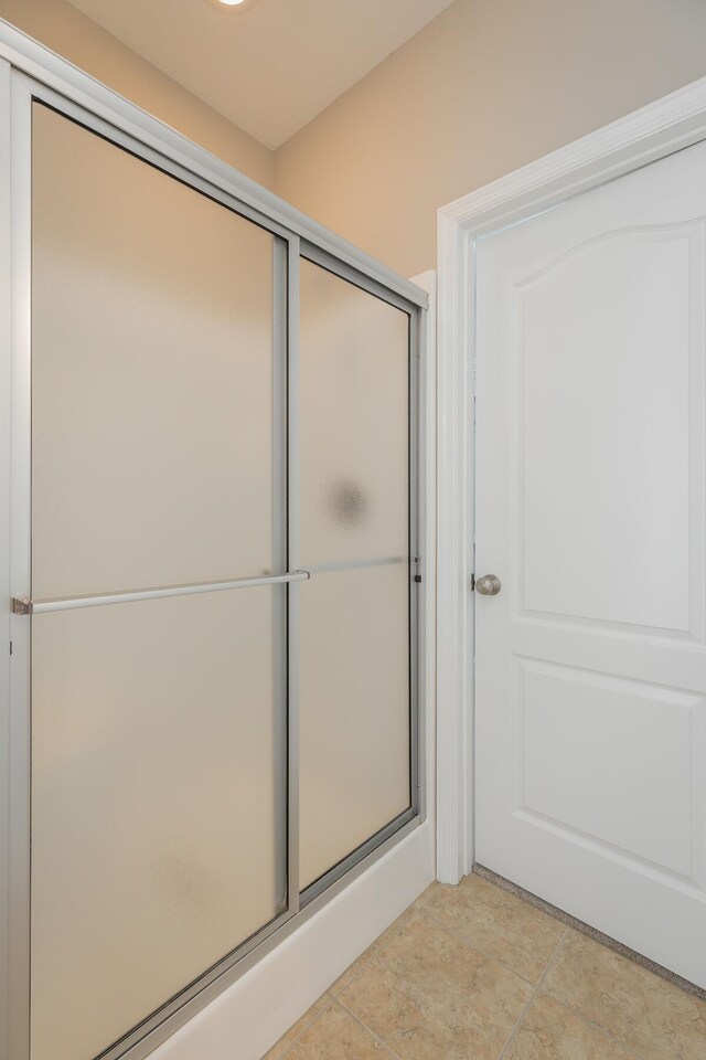 4370 Wellesley Dr, Ooltewah, TN 37363 - bathroom with a shower stall