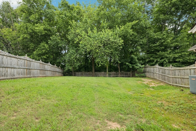 2040 Belshire Way, Spring Hill, TN 37174 - view of yard featuring central AC