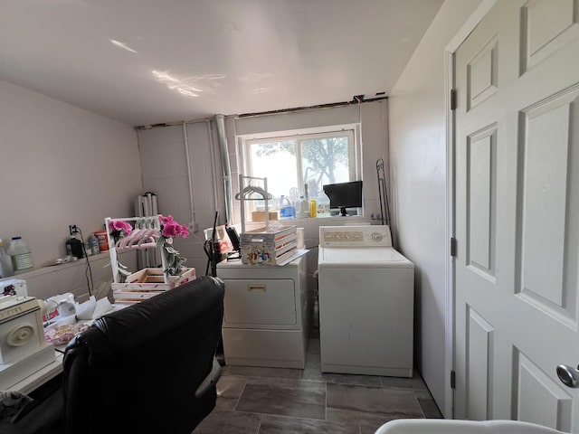 4250 Standing Rock Rd, Jamestown, TN 38556 - washroom with washing machine and clothes dryer
