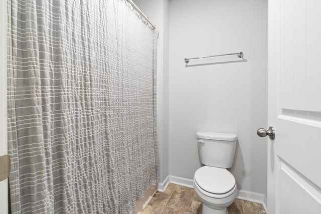 5073 Hunters Village Dr, Lebanon, TN 37087 - full bath with toilet and a shower with shower curtain