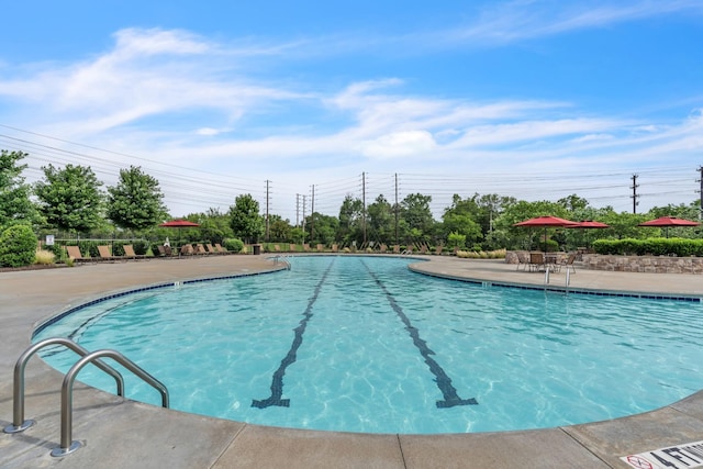 5073 Hunters Village Dr, Lebanon, TN 37087 - community pool featuring a patio area